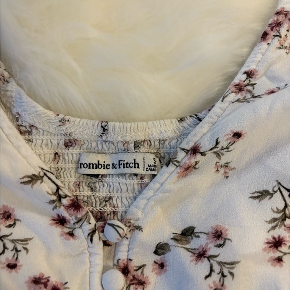Abercrombie and Fitch Floral Bodysuit. Size Small. - Picture 3 of 3